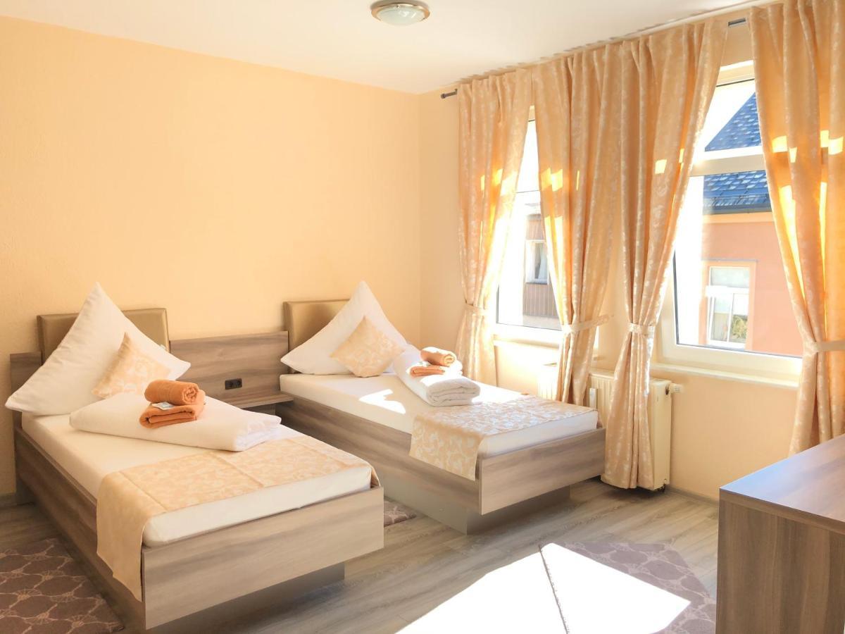 Pension Goldenes Vogtland Adorf ภายนอก รูปภาพ